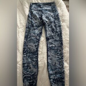 Lululemon Align Crop Leggings size 4 Blue Paisley Glaze